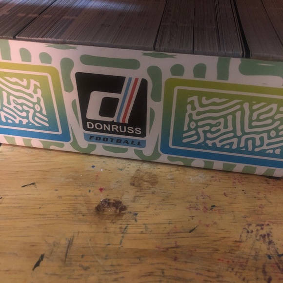 Trading cards - Picture 2 of 3
